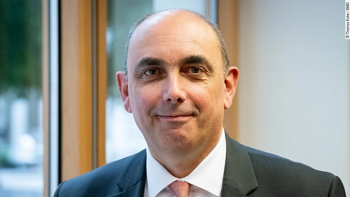 Prof. Lars Schaade Prof. Lars Schaade