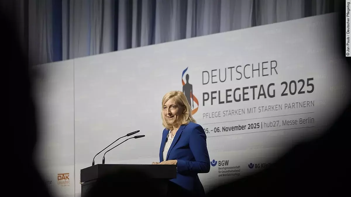 Nina Warken auf dem Deutschen Pflegetag 2025 Nina Warken auf dem Deutschen Pflegetag 2025