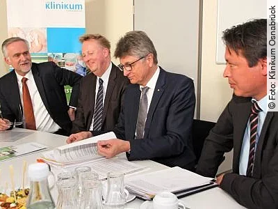 Vertragsunterzeichung Martin Eversmeyer Vertragsunterzeichung Martin Eversmeyer