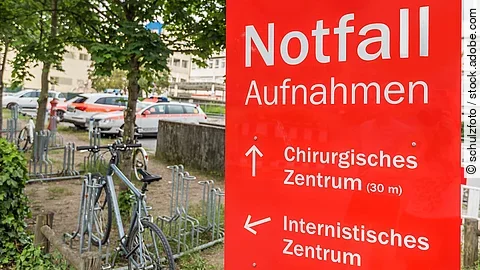 Hinweistafel Notaufnahme
