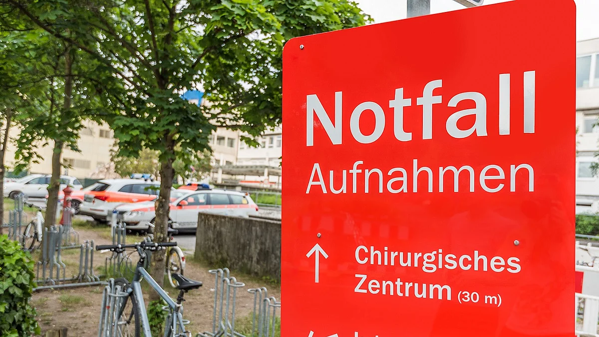 Hinweistafel Notaufnahme