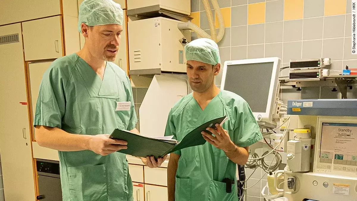 Ulrich Blumenthal mit einem Kollegen