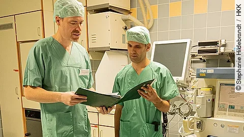 Ulrich Blumenthal mit einem Kollegen Ulrich Blumenthal mit einem Kollegen