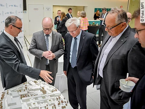 Zentrums für Physik und Medizin in Erlangen