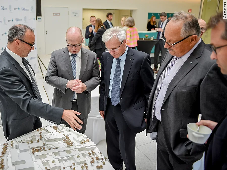 Zentrums für Physik und Medizin in Erlangen