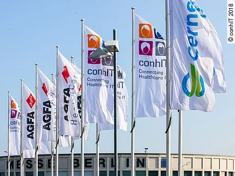 conhIT 2018 - Eingang Süd 