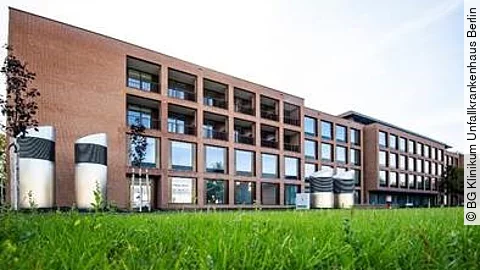 Neue Reha-Klinik des Unfallkrankenhaus Berlin Die neue Reha-Klinik in Berlin-Marzahn zählt 151 Betten auf fünf Stationen.