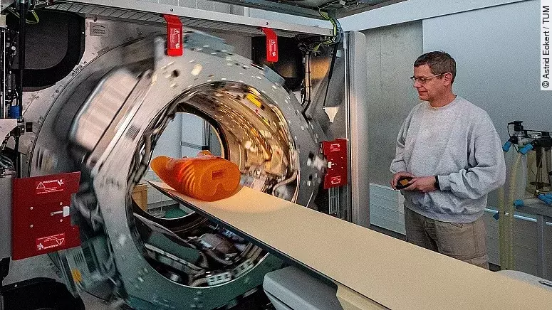 Dunkelfeld-CT Scanner mit Thorax Phantom