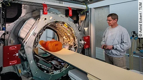 Dunkelfeld-CT Scanner mit Thorax Phantom